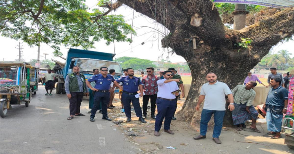 টেকনাফে অবৈধ স্থাপনা উচ্ছেদ করল প্রশাসন