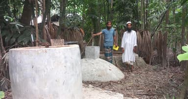 কাঁঠালিয়ায় বায়োগ্যাসের সুফলের দিকে ঝুঁকছেন খামারিরা