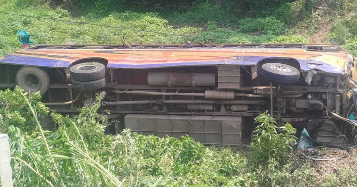 ভাঙ্গায় পিকআপ-বাস সংঘর্ষে নিহত ২, আহত অন্তত ৩০