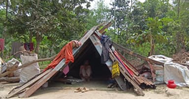 রাঙ্গাবালীতে অসহায় বৃদ্ধ দম্পতির মানবেতর জীবন যাপন