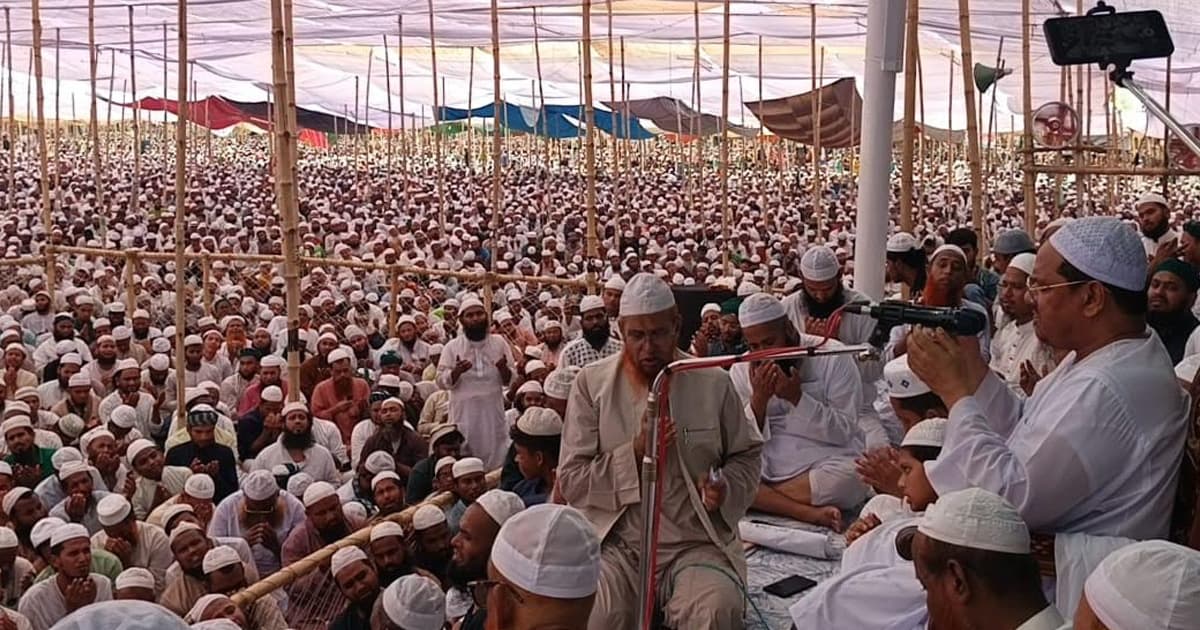 আখেরি মোনাজাতের মাধ্যমে চরমোনাই মাহফিল সমাপ্ত