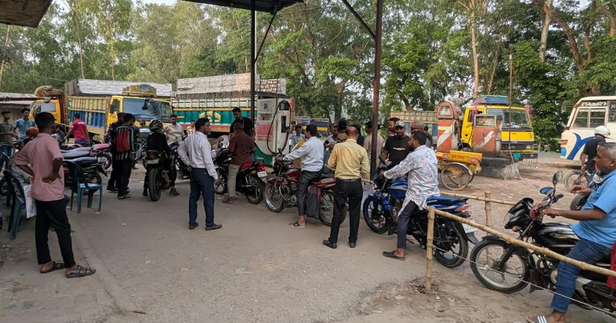 সিরাজগঞ্জে ফুয়েল কার্ডে শৃঙ্খলা ও স্বস্তি, সন্তুষ্ট গ্রাহকরা