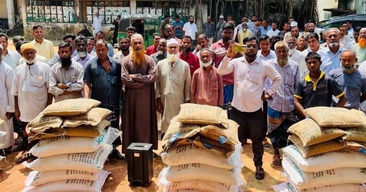 ভালুকায় ক্ষুদ্র ও প্রান্তিক কৃষকদের মাঝে বীজ ও সার বিতরণ