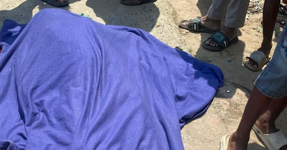 গাজীপুরে মাইক্রোবাসের চাপায় নারী নিহত, চালক পলাতক