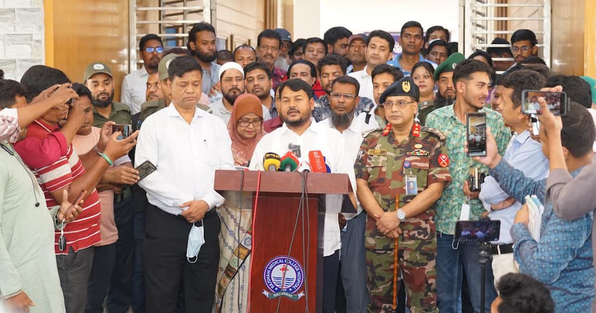 রামেক হাসপাতাল পরিদর্শনে রাসিক প্রশাসক