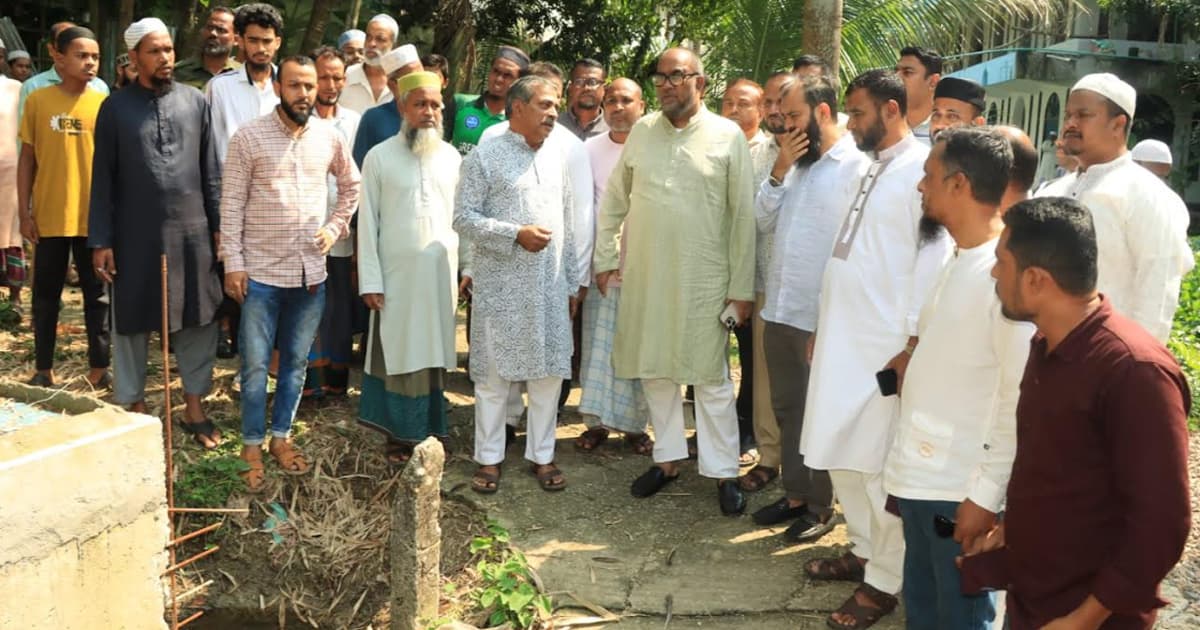 সুবিধাবঞ্চিত এলাকায় গিয়ে মানুষের দুর্ভোগ দেখলেন সিসিক প্রশাসক