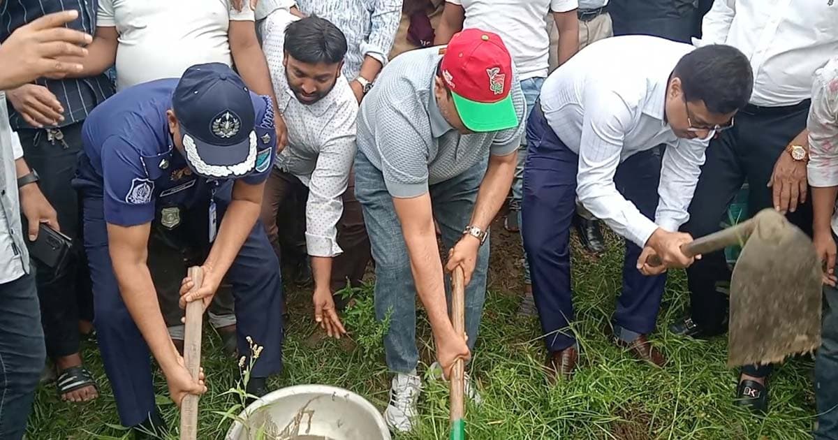আড়াইহাজারে খাল পুনঃখনন কর্মসূচির উদ্বোধন