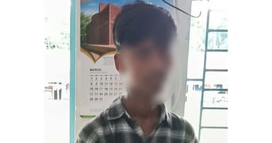 বাউফলে পরীক্ষাকেন্দ্রে কুড়ালসহ শিক্ষার্থী আটক