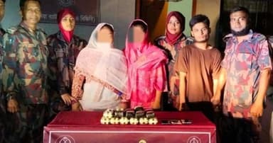 টেকনাফে বিজিবির অভিযানে ৪২ হাজার পিস ইয়াবাসহ আটক ৩