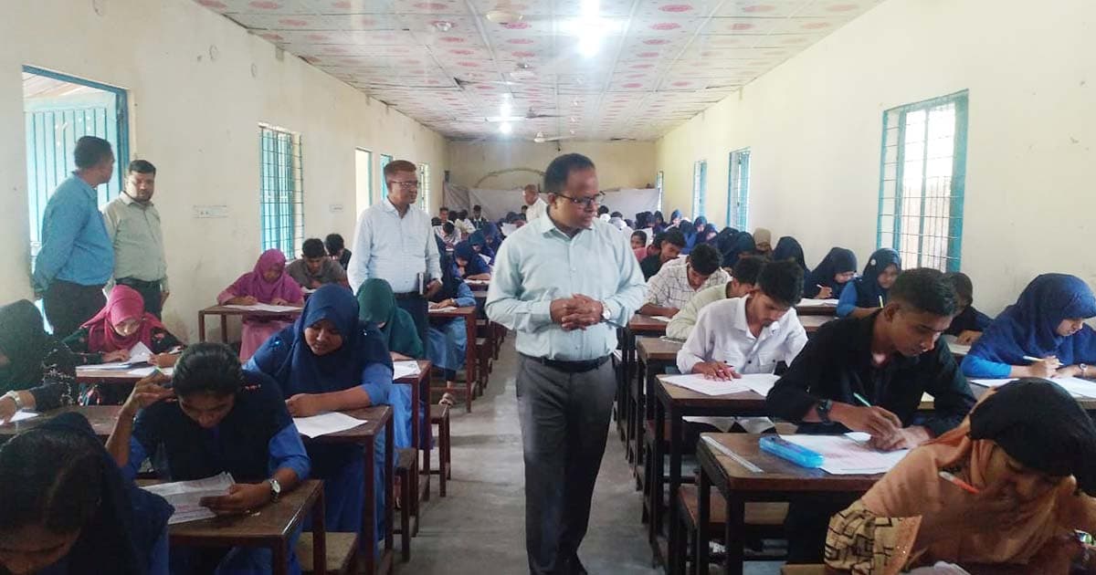 নবাবগঞ্জে এসএসসি ও সমমানের পরীক্ষায় অনুপস্থিত ৮২