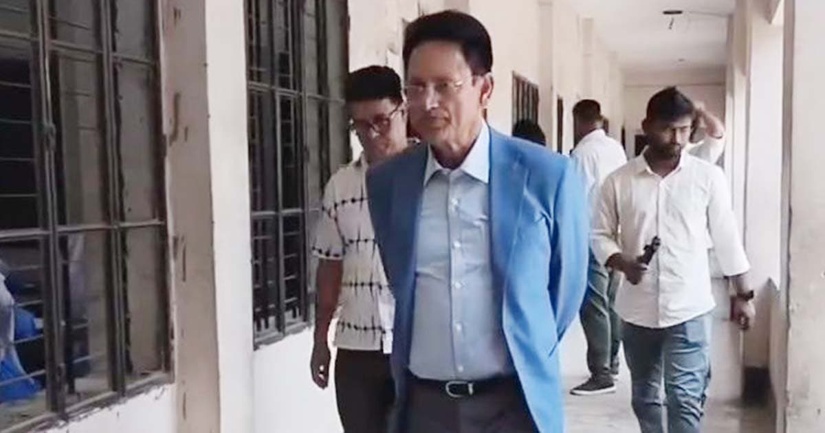 সিংগাইরে এসএসসি পরীক্ষাকেন্দ্র পরিদর্শন শিক্ষামন্ত্রীর