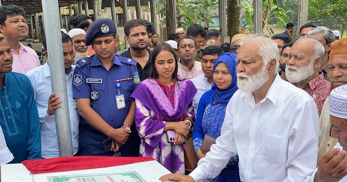 গৌরীপুরে সড়ক উন্নয়ন কাজের উদ্বোধন করলেন প্রতিমন্ত্রী