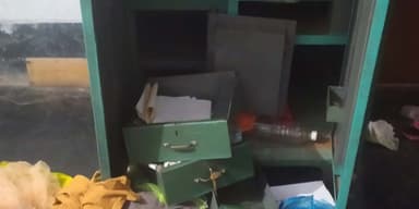 কাশিয়ানীতে অস্ত্রের মুখে ১৩ লাখ টাকা ও স্বর্ণালংকার লুট