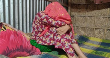 বিয়ের দাবিতে প্রতিবেশীর বাসায় কলেজছাত্রীর অনশন