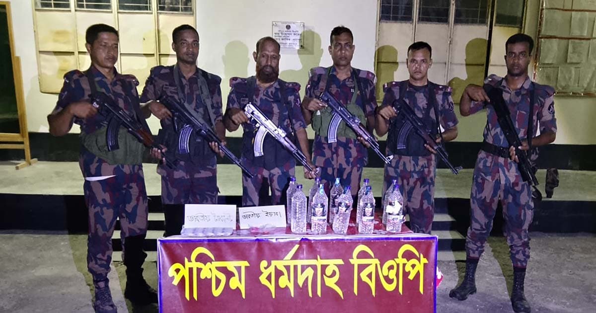 কুষ্টিয়ায় বিজিবির পৃথক অভিযানে ৩৭ লাখ টাকার অবৈধ পণ্য জব্দ