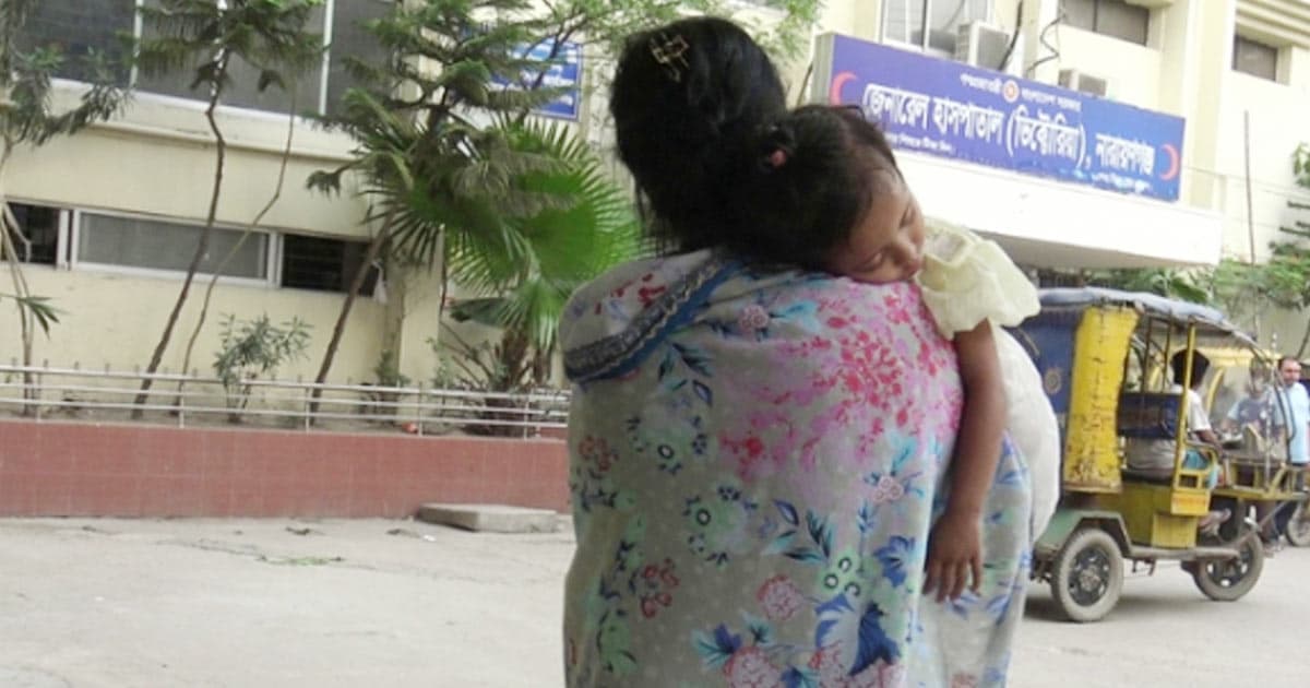 নারায়ণগঞ্জে হাম নিয়ে উদ্বিগ্ন অভিভাবকরা, বেড়েছে টিকার চাহিদা