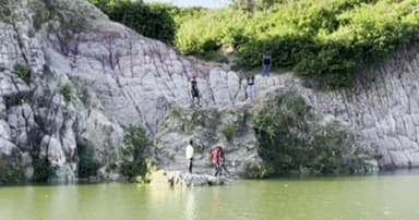 পর্যটনের সম্ভাবনা থমকে আছে অবকাঠামো সংকটে