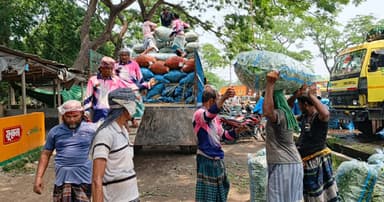 কাঁচামাল পরিবহণে ভাড়া বেড়েছে ১০ হাজার পর্যন্ত