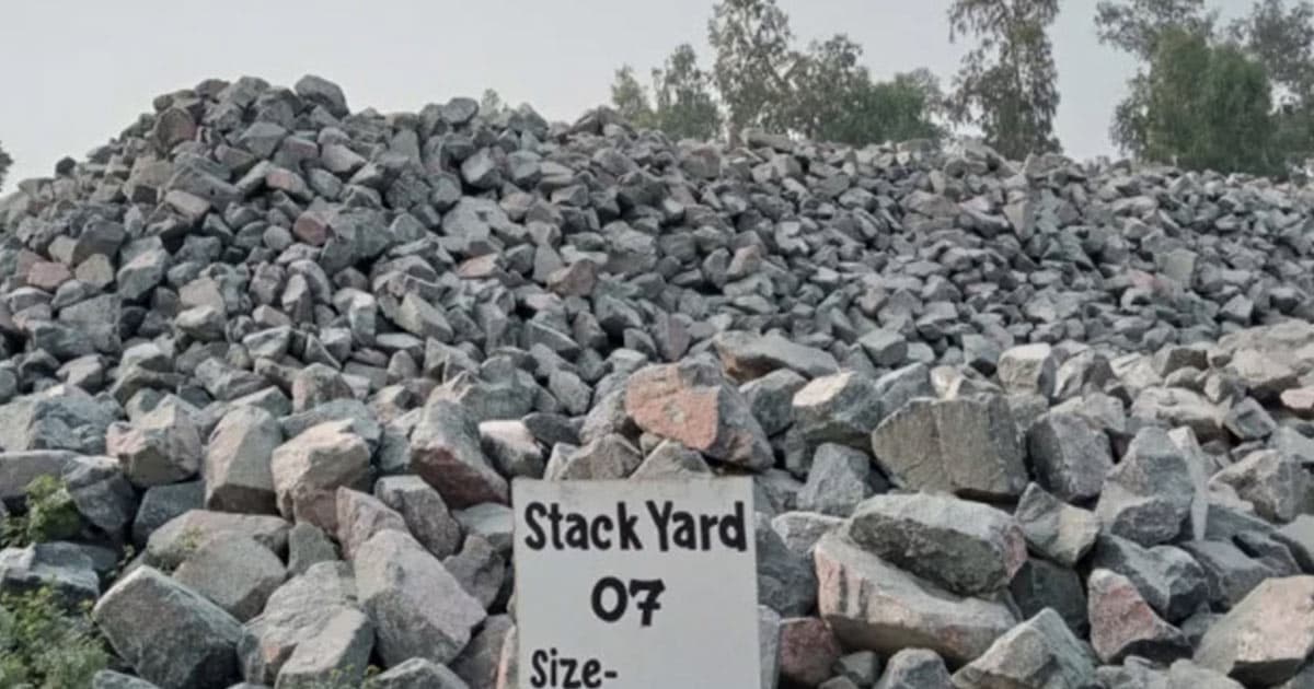 বেড়েই চলেছে পাথরের মজুত, খনি বন্ধের আশঙ্কা
