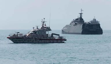 হরমুজ প্রণালিতে যেভাবে নৌ অবরোধ করছে যুক্তরাষ্ট্র