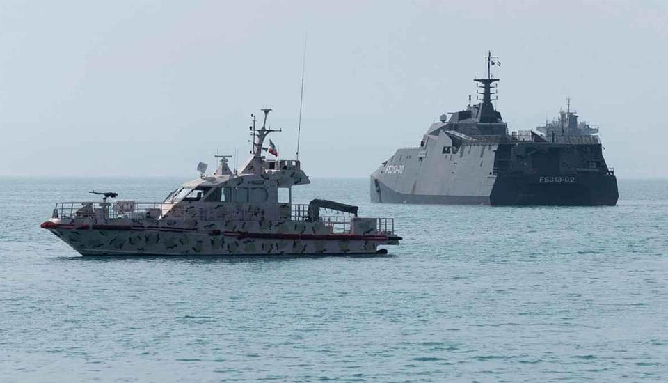 হরমুজ প্রণালিতে যেভাবে নৌ অবরোধ করছে যুক্তরাষ্ট্র