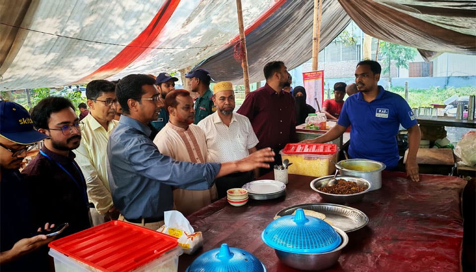রাকসু ও ভোক্তা অধিদপ্তরের যৌথ অভিযান