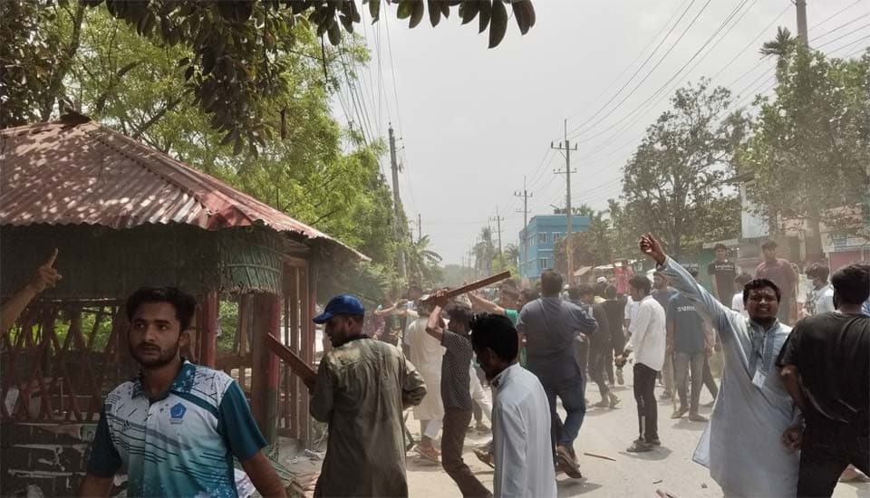 ছাত্রদল-শিবির সংঘর্ষ, গোলাগুলি ও ককটেল বিস্ফোরণ