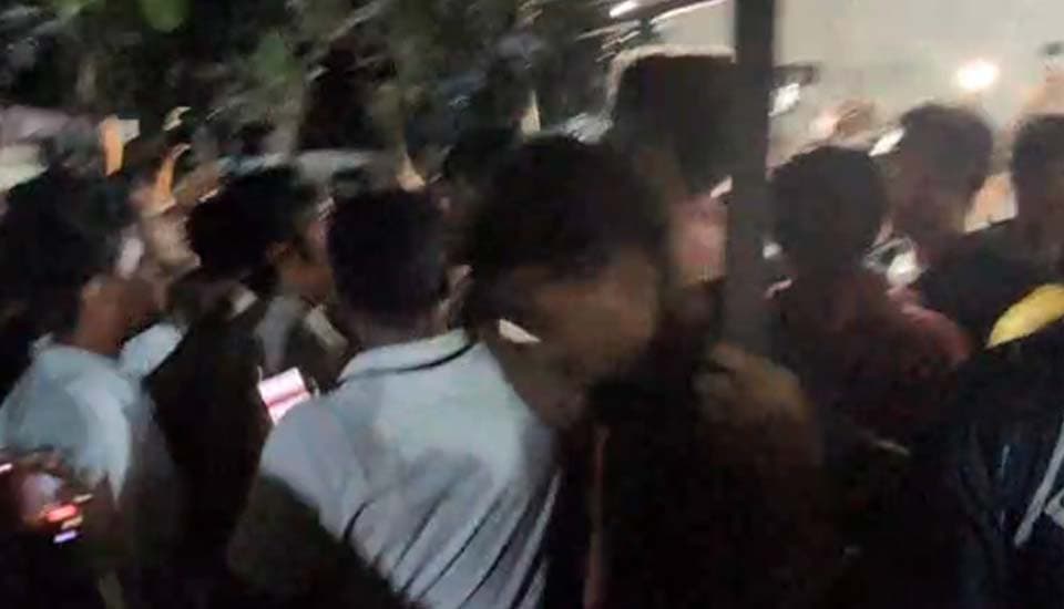 শাহবাগে দুই ডাকসু নেতার উপর ছাত্রদলের হামলা