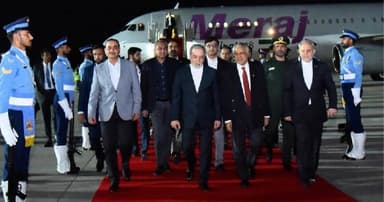 মার্কিন প্রতিনিধি দল পৌঁছানোর আগেই পাকিস্তান ছাড়ল ইরান