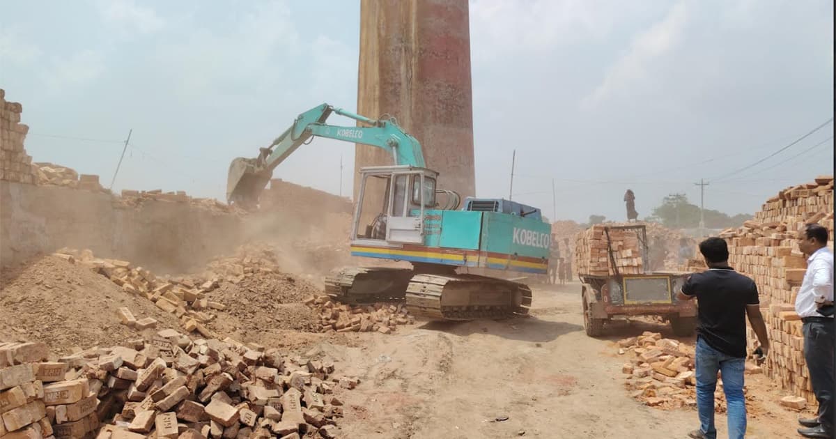 অবৈধ ইটভাটা উচ্ছেদ, ৩ লাখ টাকা জরিমানা