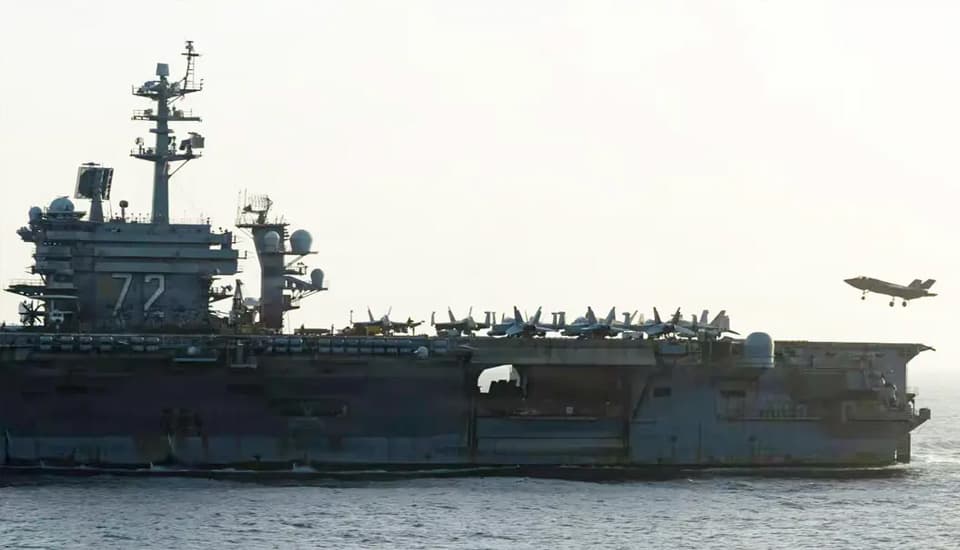 বন্দরে অবরোধ না তুললে হরমুজ বন্ধের হুঁশিয়ারি ইরানের