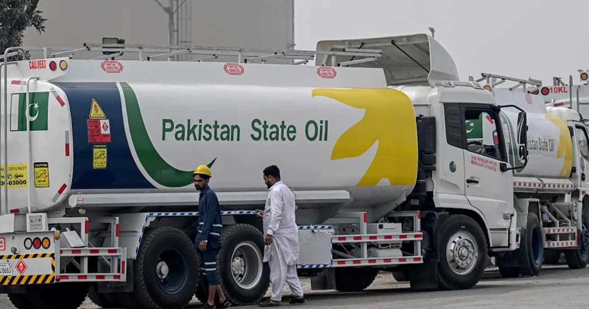 পাকিস্তানে এক রাতেই তেলের দাম দ্বিগুণ