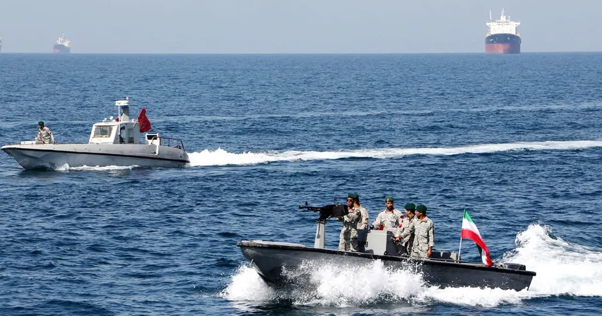 হরমুজ প্রণালিতে ট্যাংকার লক্ষ্য করে গুলি