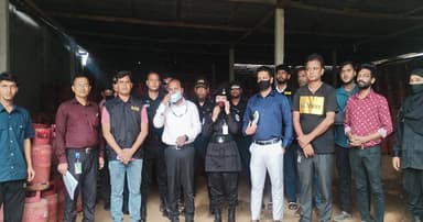 ভালুকায় অতিরিক্ত দামে গ্যাস বিক্রি, জরিমানা