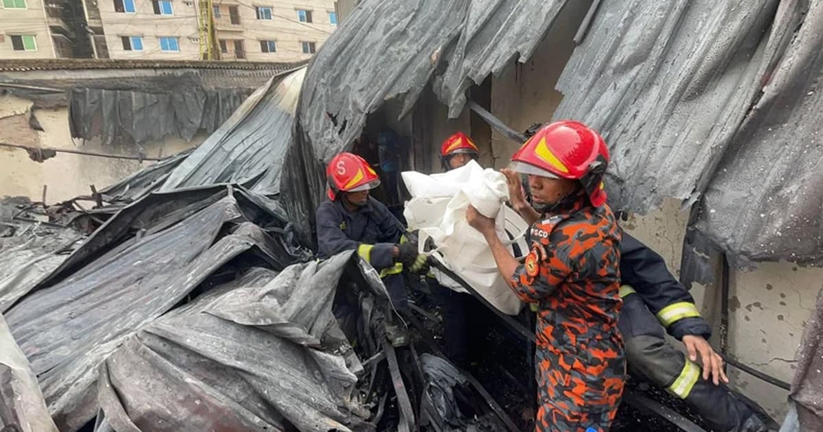 কদমতলী গ্যাসলাইট কারখানার আগুনে নিহত ৫