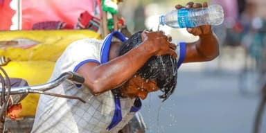 গরমে শিশু-বয়স্কদের বাইরে না নেওয়ার পরামর্শ বিশেষজ্ঞ চিকিৎসকদের