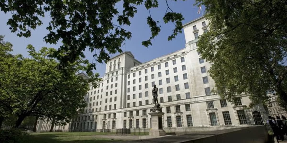 লন্ডনে ৩০ দেশের সামরিক বৈঠক