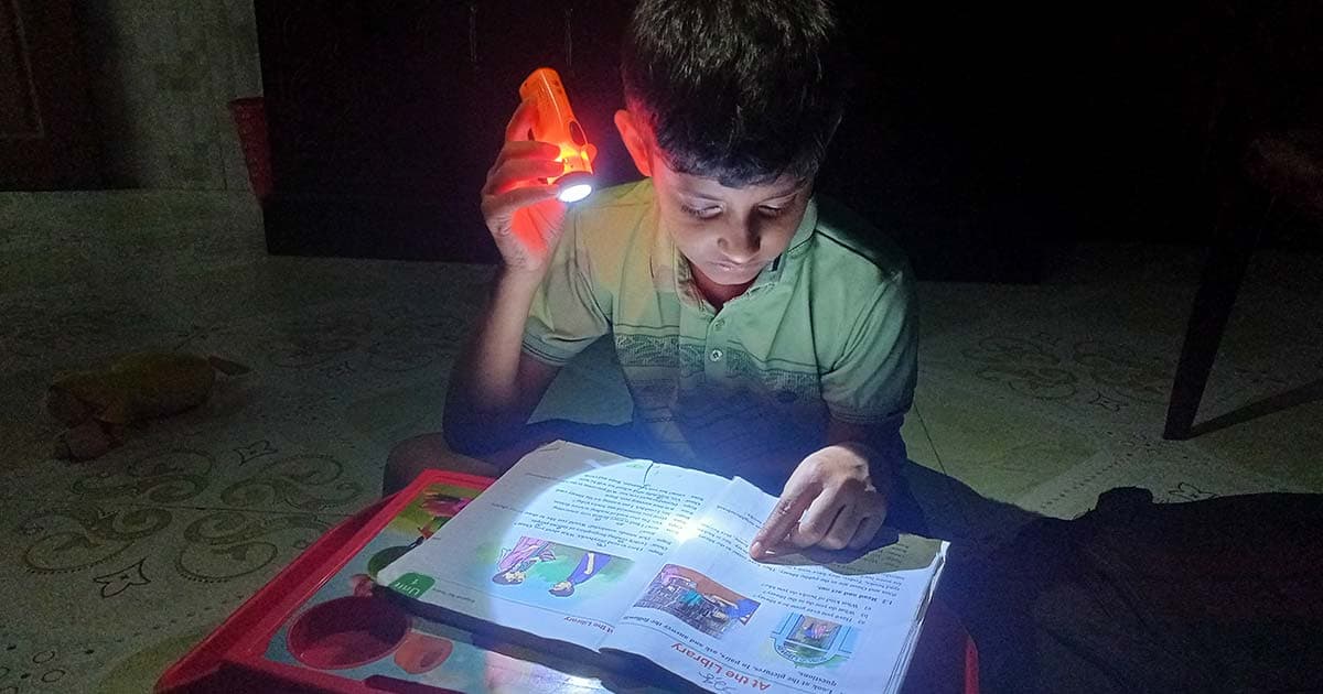 যশোরে তীব্র তাপদাহ, বিদ্যুৎ বিপর্যয়