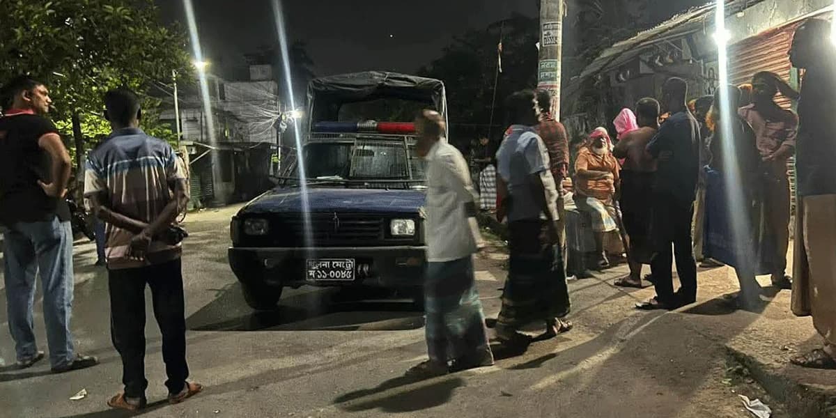 খুলনায় তাঁতীদল নেতাকে কুপিয়ে হত্যা