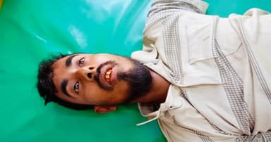 কুষ্টিয়ায় বাজারে প্রকাশ্য গুলি, যুবক আহত