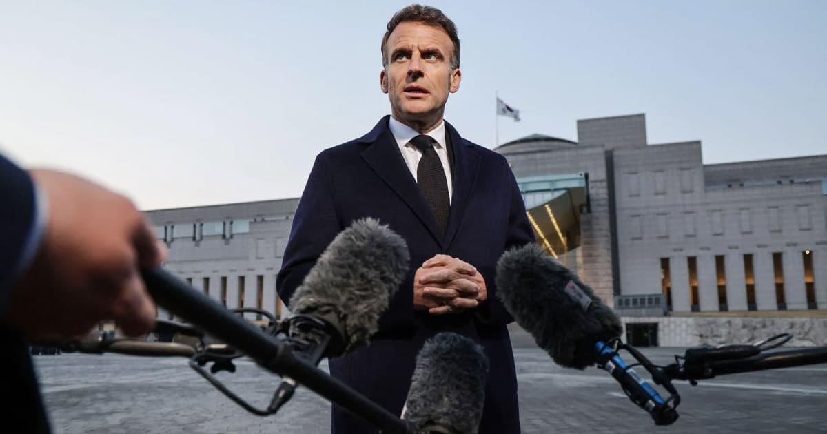 হরমুজ প্রণালী খুলতে সামরিক অভিযান অবাস্তব: ম্যাক্রোঁ