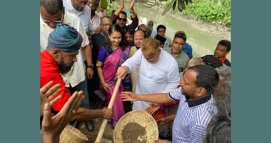 মঠবাড়িয়ায় খাল পুনঃখনন কাজের উদ্বোধন