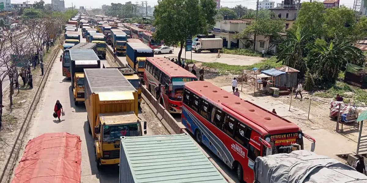ঢাকা-চট্টগ্রাম মহাসড়ক অবরোধ, তীব্র যানজট