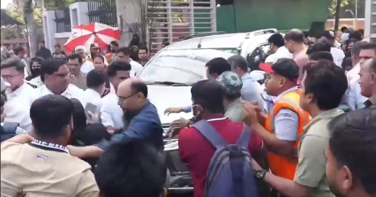 জাতীয় বিশ্ববিদ্যালয়ের উপাচার্যের ওপর হামলা