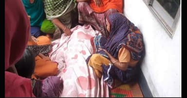 সিএনজিতে ওড়না পেঁচিয়ে এক শিক্ষার্থীর মৃত্যু