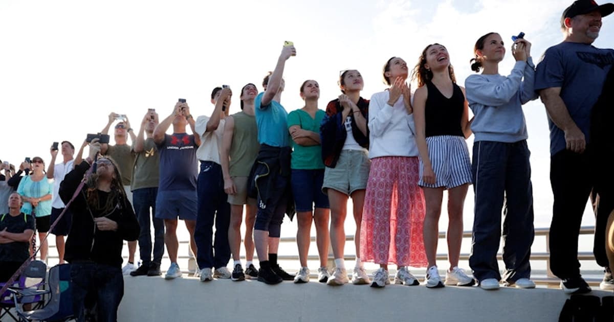 অর্ধশতক পর ঐতিহাসিক চন্দ্রাভিযানে মানুষ