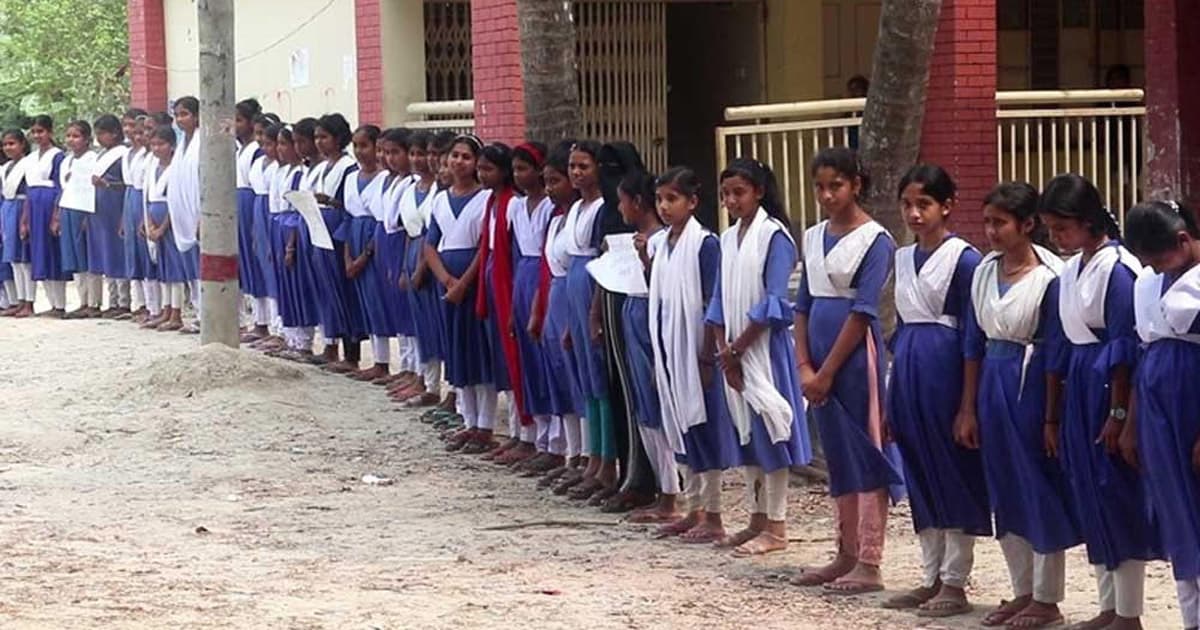 বুলেট হত্যার প্রতিবাদে টুঙ্গিপাড়ায় মানববন্ধন