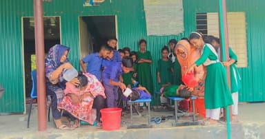 তীব্র গরমে জাজিরায় শিক্ষকসহ ৫ শিক্ষার্থী অসুস্থ