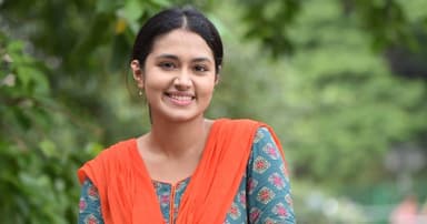 ‘সবচেয়ে স্বচ্ছন্দ বোধ করি একদম মেকআপ ছাড়া’