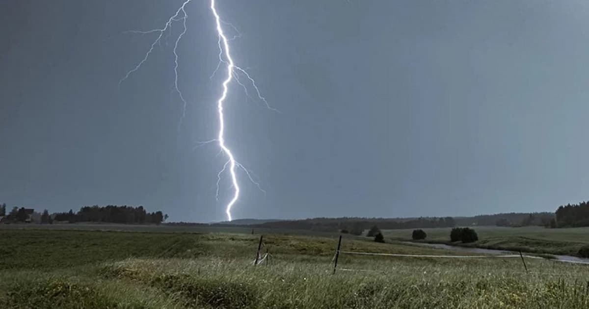 চুয়াডাঙ্গায় বজ্রপাতে প্রাণ গেল দুজনের